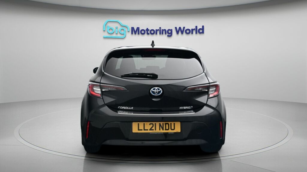 Toyota Corolla Design Black #6
