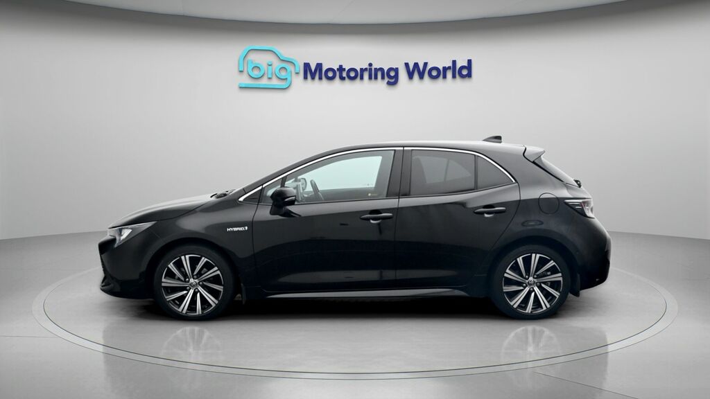 Toyota Corolla Design Black #4