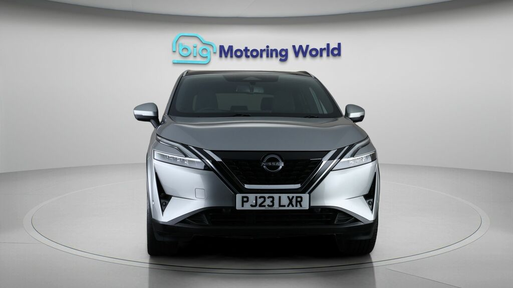 Nissan Qashqai Tekna Silver #2