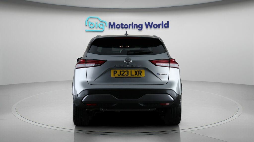 Nissan Qashqai Tekna Silver #6