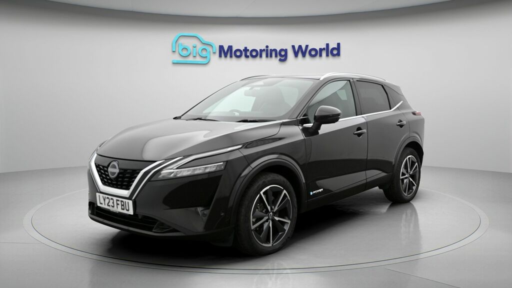 Nissan Qashqai Tekna Black #3
