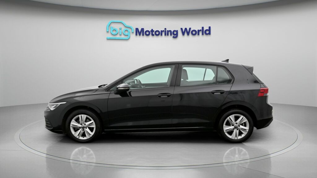 Volkswagen Golf Life Black #4