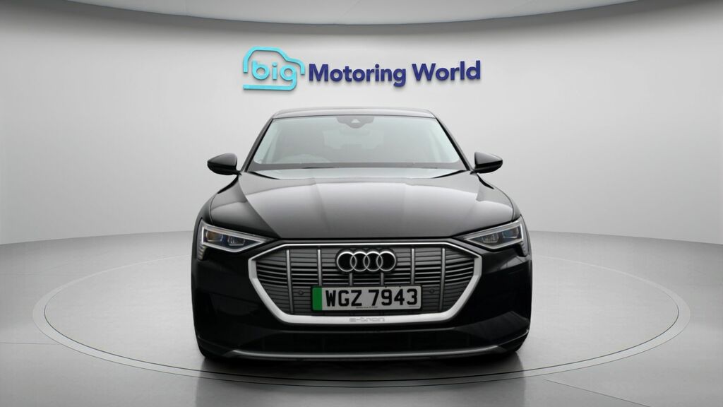 Audi E-tron Sport Black #2