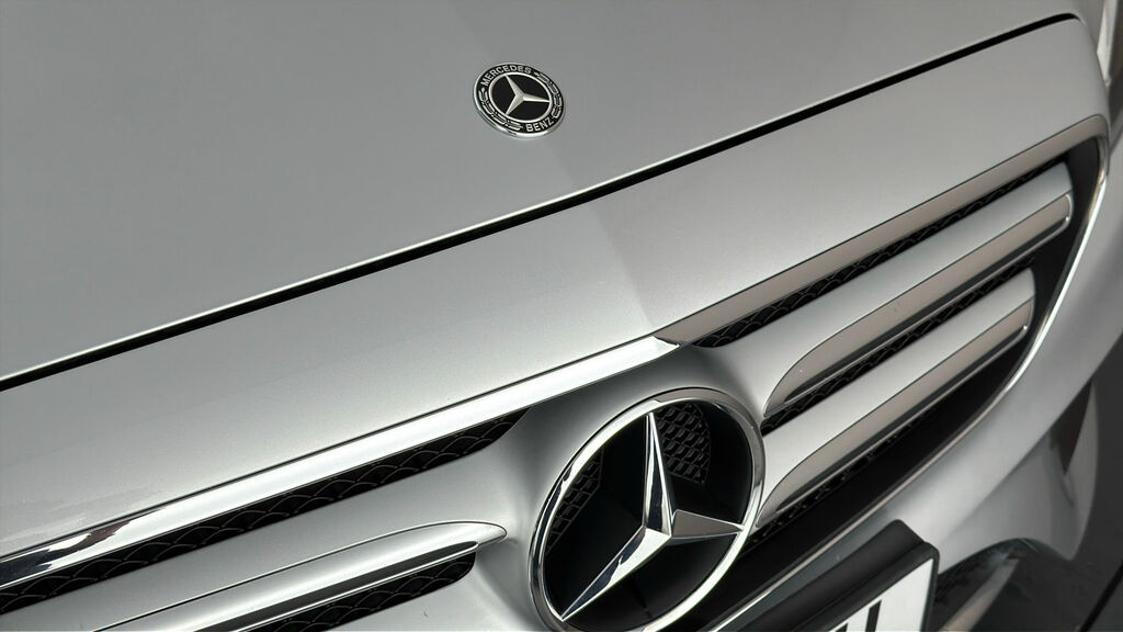 Mercedes-Benz E Class E300de Amg Line Premium 9G-tronic Black #21