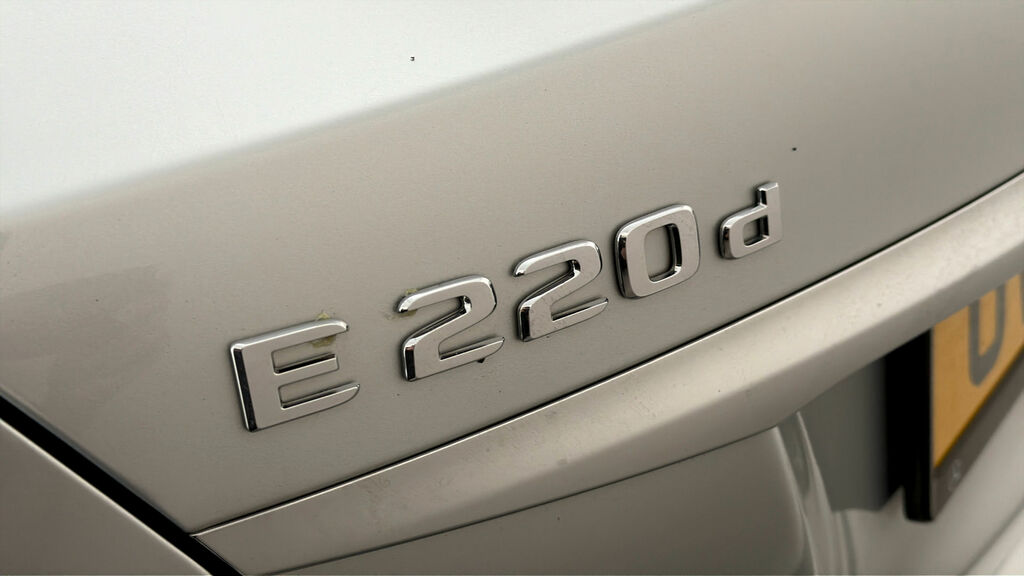 Mercedes-Benz E Class E300de Amg Line Premium 9G-tronic Black #20
