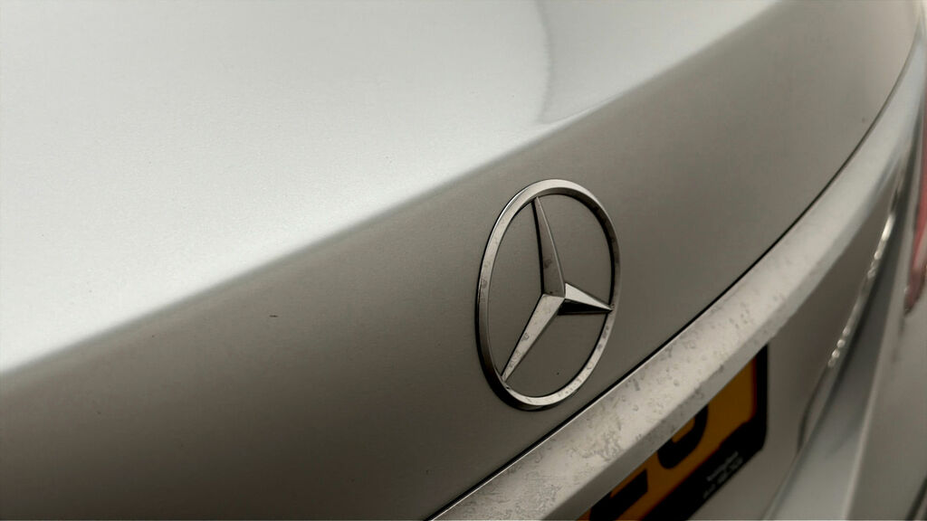 Mercedes-Benz E Class E300de Amg Line Premium 9G-tronic Black #19