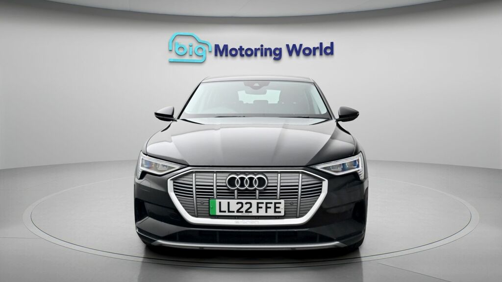 Audi E-tron Sport Black #2