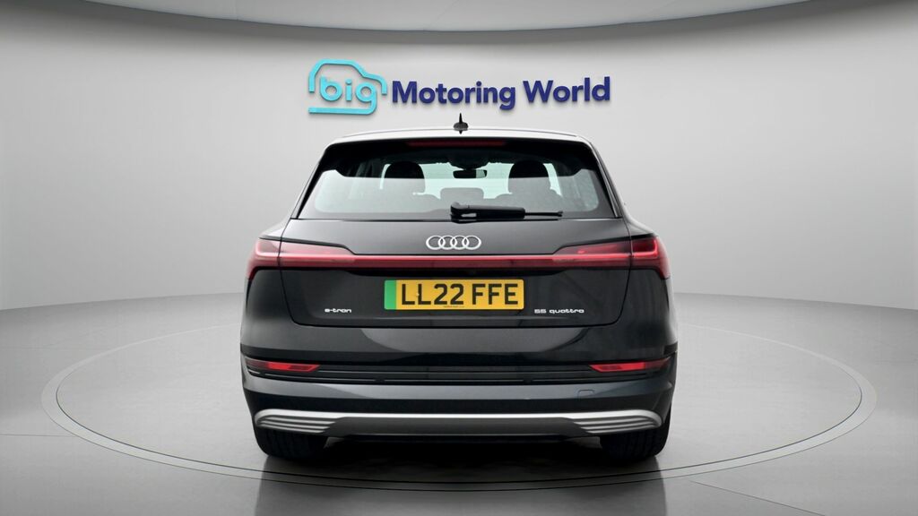 Audi E-tron Sport Black #6