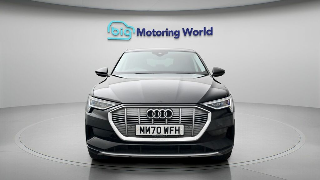 Audi E-tron Sport Black #2