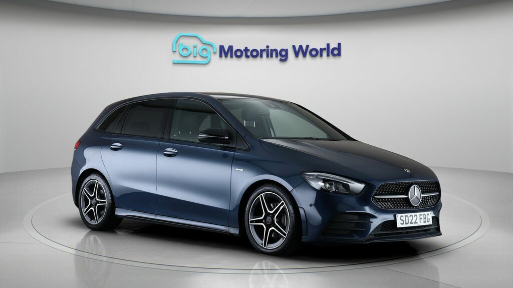 Mercedes-Benz B Class Amg Line Black #1