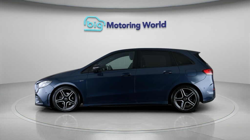 Mercedes-Benz B Class Amg Line Black #4