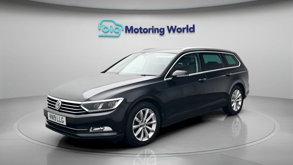 Volkswagen Passat Se Business Black #3