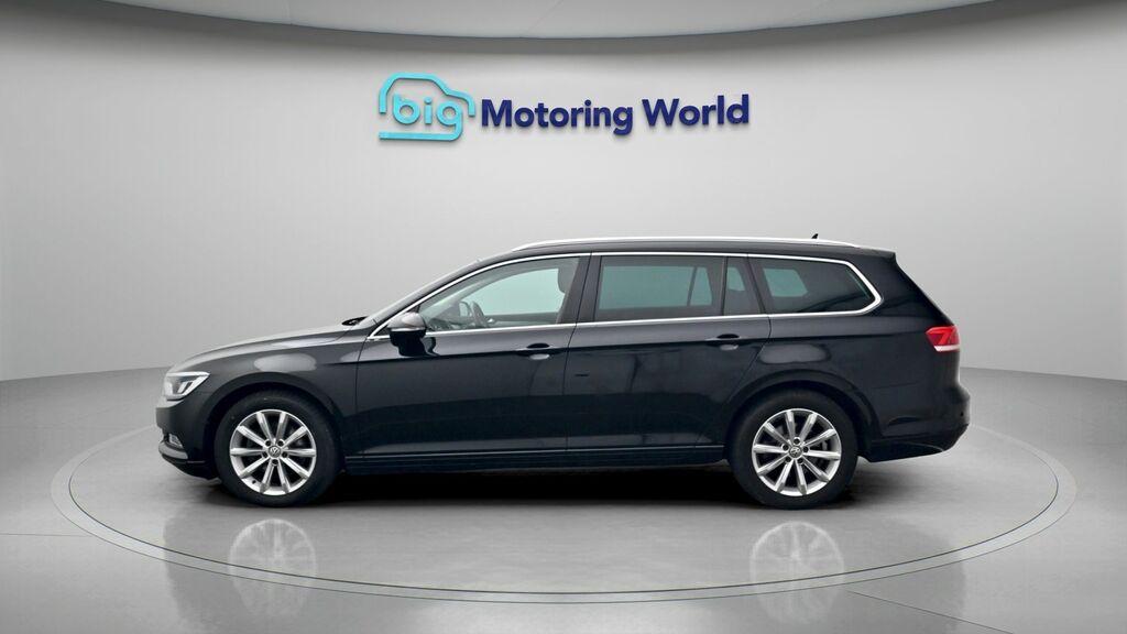 Volkswagen Passat Se Business Black #4