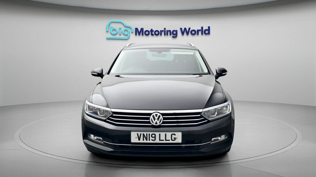 Volkswagen Passat Se Business Black #2