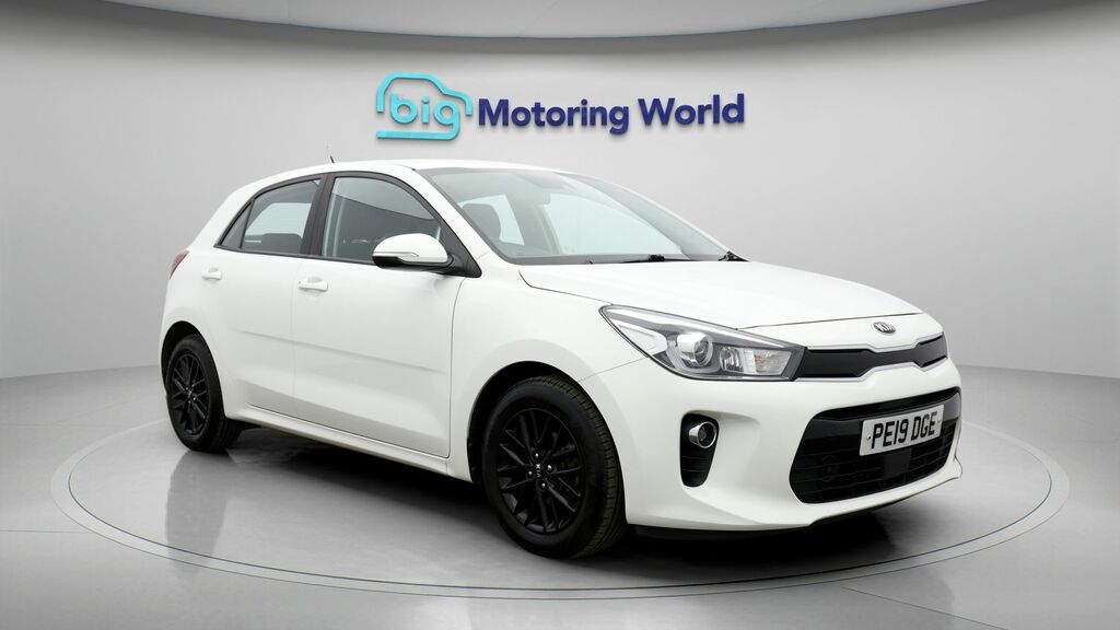 Kia RIO 2 White