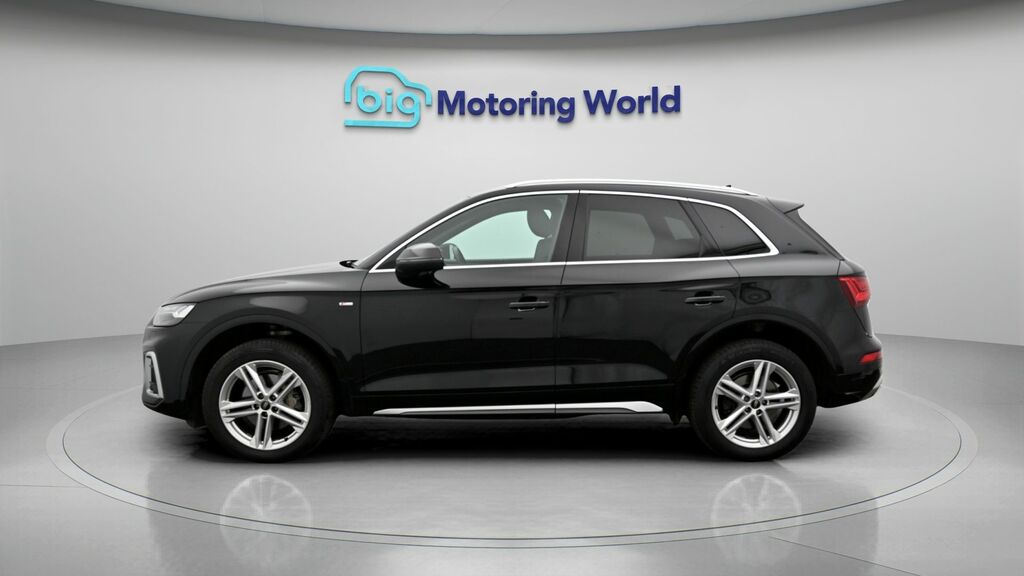 Audi Q5 S Line KW70YBJ Black #4