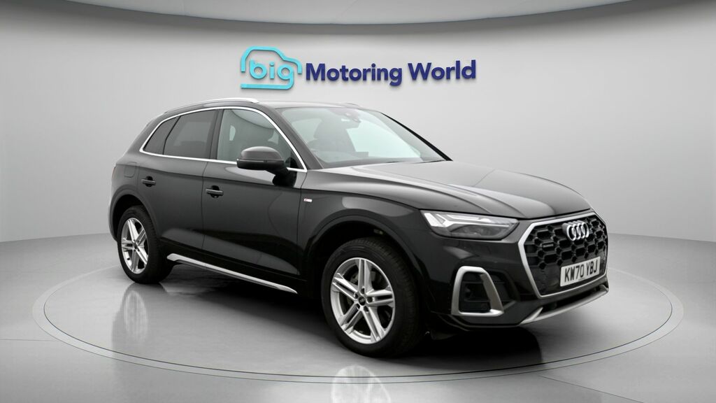 Audi Q5 S Line KW70YBJ Black