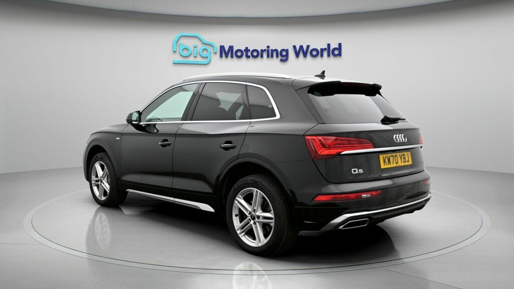 Audi Q5 S Line KW70YBJ Black #5