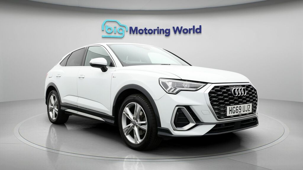Audi Q3 S Line HG69UJZ White