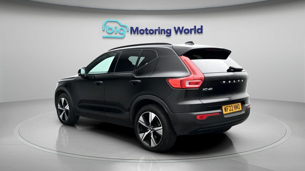 Volvo XC40 Plus Black #5