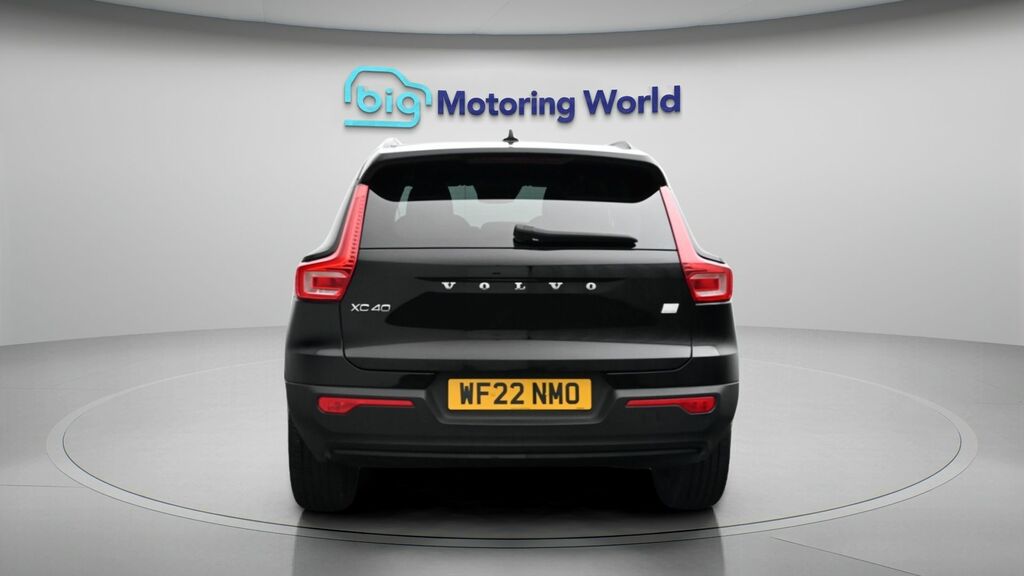 Volvo XC40 Plus Black #6