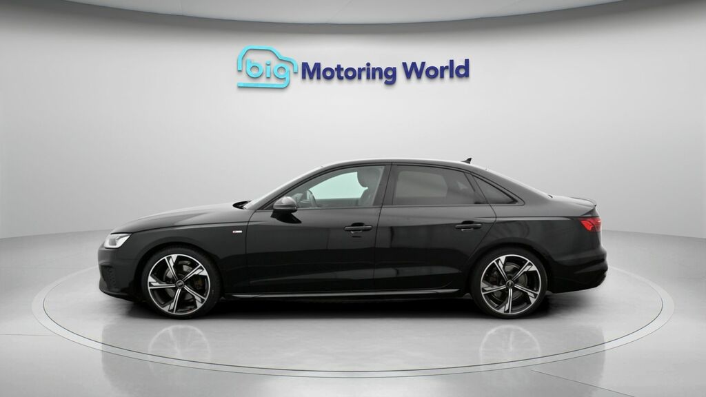 Audi A4 Black Edition YH22JSY Black #4