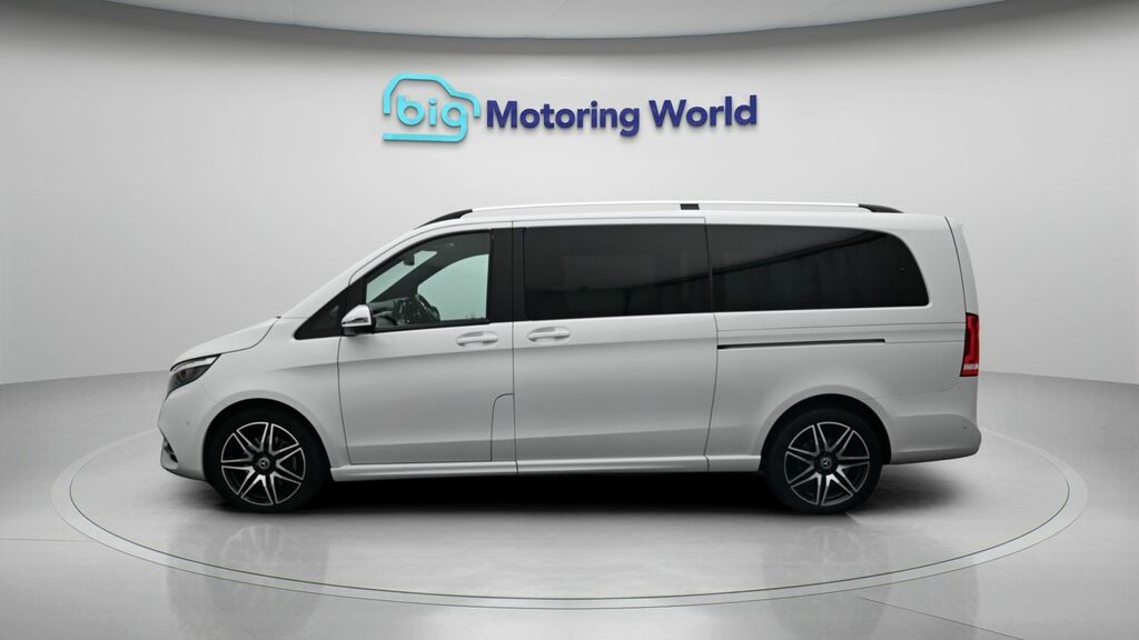 Mercedes-Benz V Class Amg Line White #4