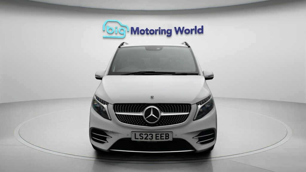 Mercedes-Benz V Class Amg Line White #2