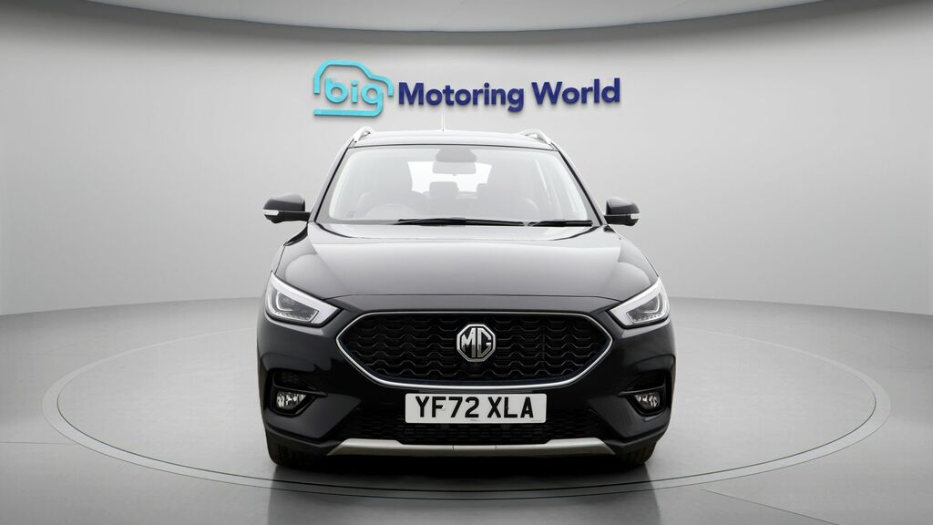 MG ZS Exclusive Black #2