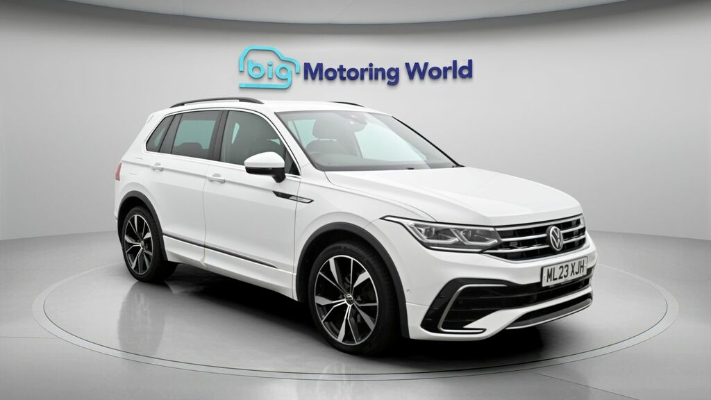 Volkswagen Tiguan R-line White