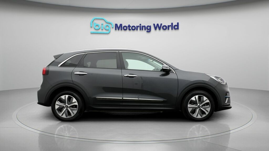 Kia Niro 3 Blue #8