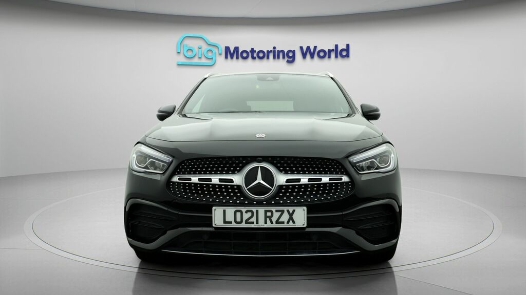 Mercedes-Benz GLA Class Amg Line Black #2