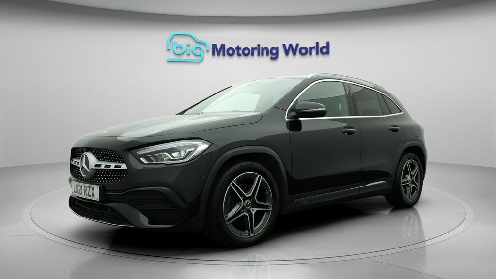 Mercedes-Benz GLA Class Amg Line Black #3