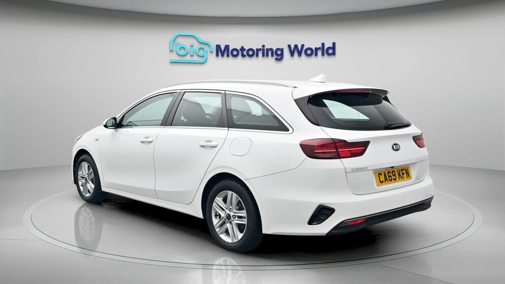Kia Ceed 2 White #5