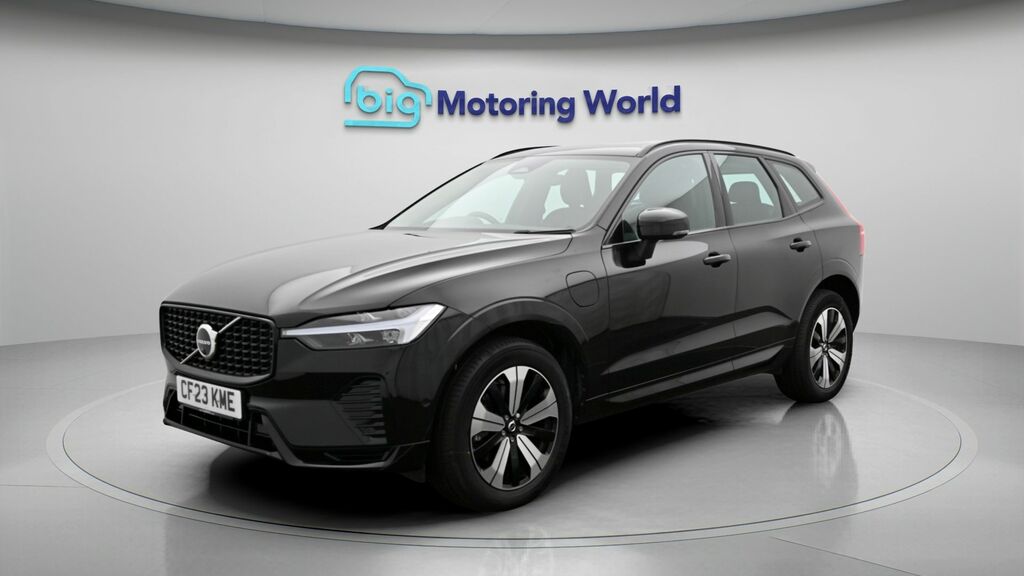 Volvo XC60 Plus Black #3