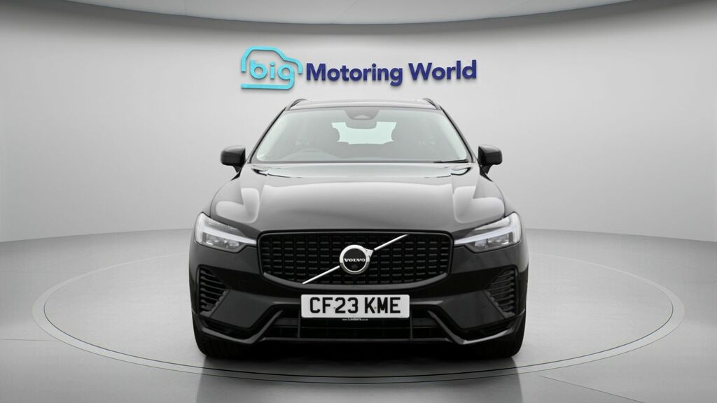 Volvo XC60 Plus Black #2