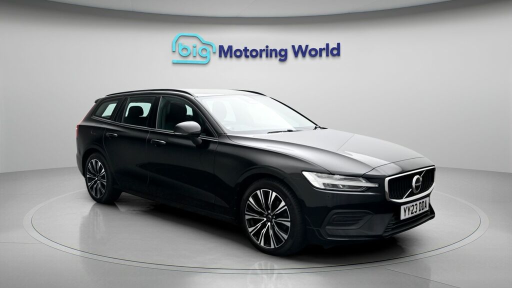 Volvo V60 Core Black