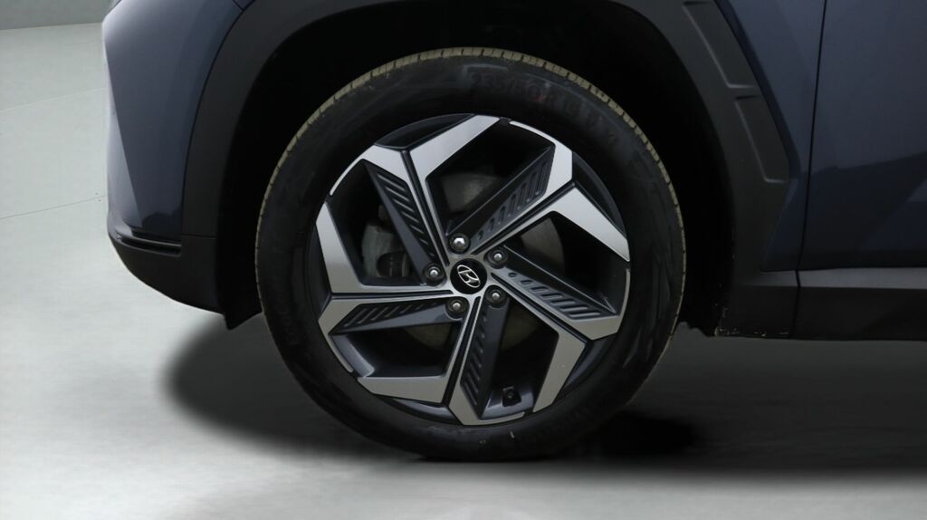 Hyundai Tucson Ultimate White #18