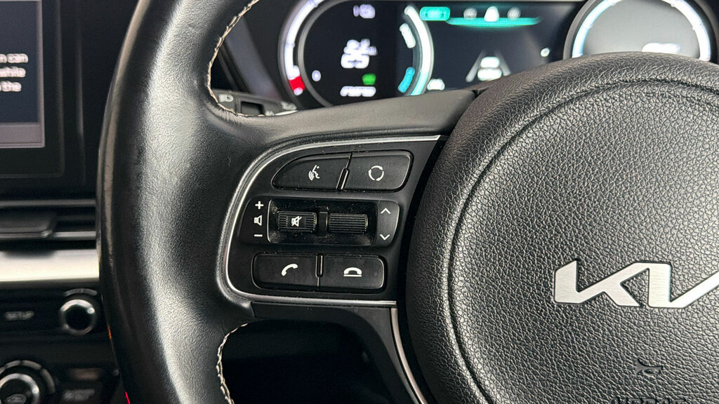 Kia Niro 3 White #19
