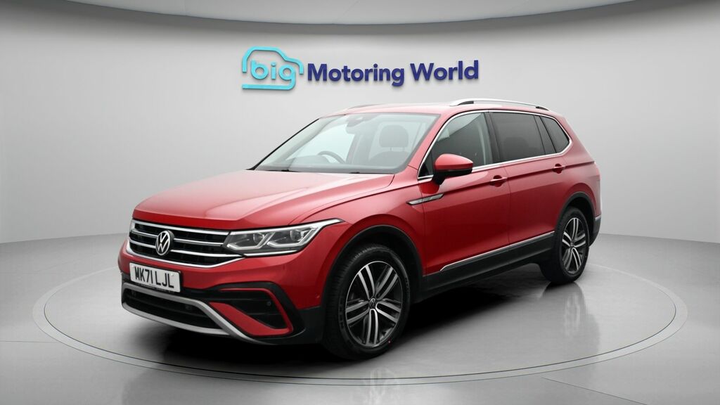 Volkswagen Tiguan Allspace Elegance MK71LJL Red #3
