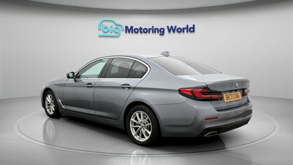 BMW 5 Series Se Blue #5