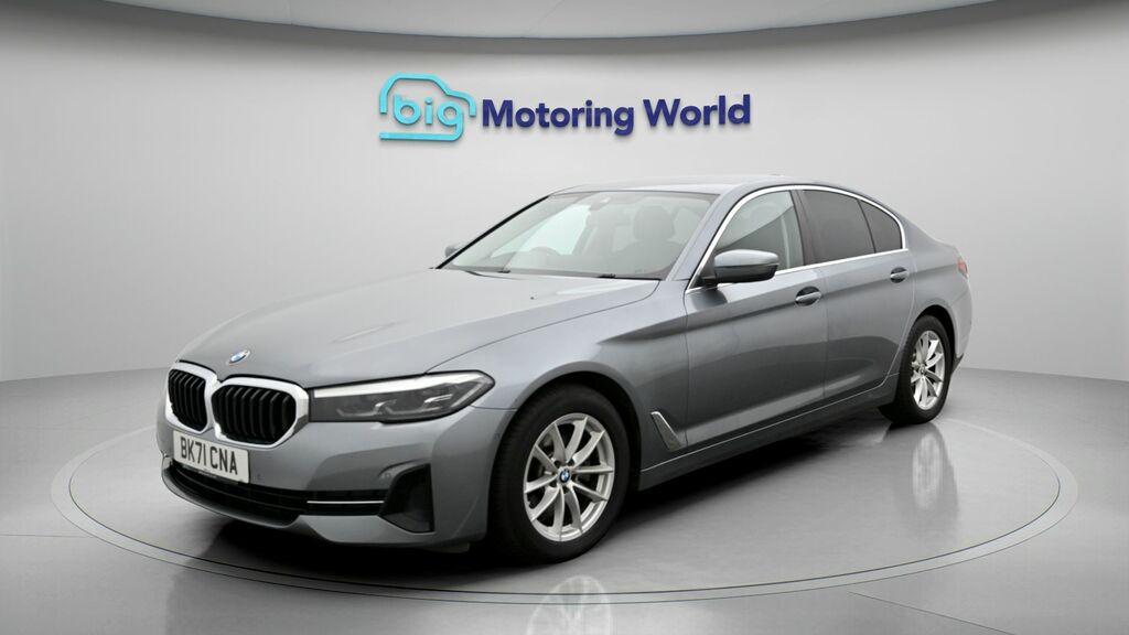 BMW 5 Series Se Blue #3