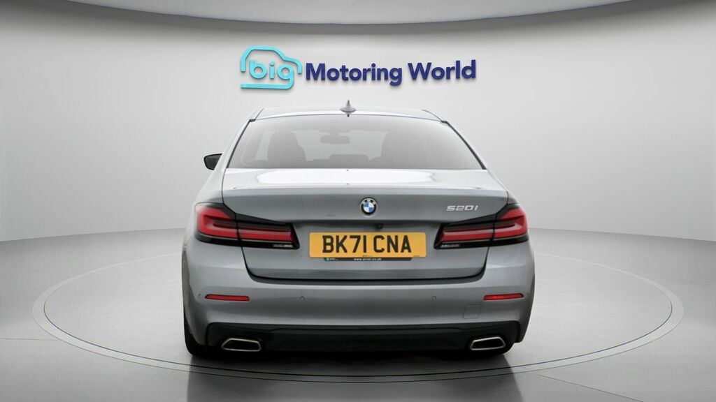 BMW 5 Series Se Blue #6