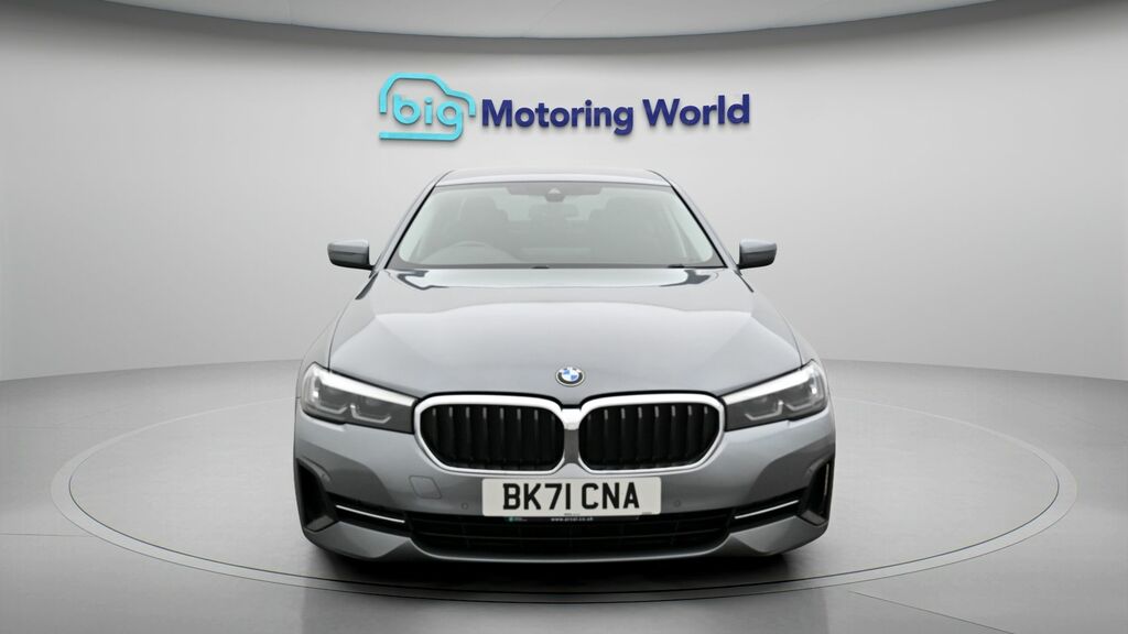 BMW 5 Series Se Blue #2