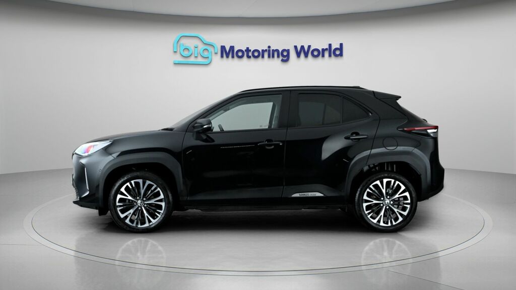 Toyota Yaris Cross Excel Black #4