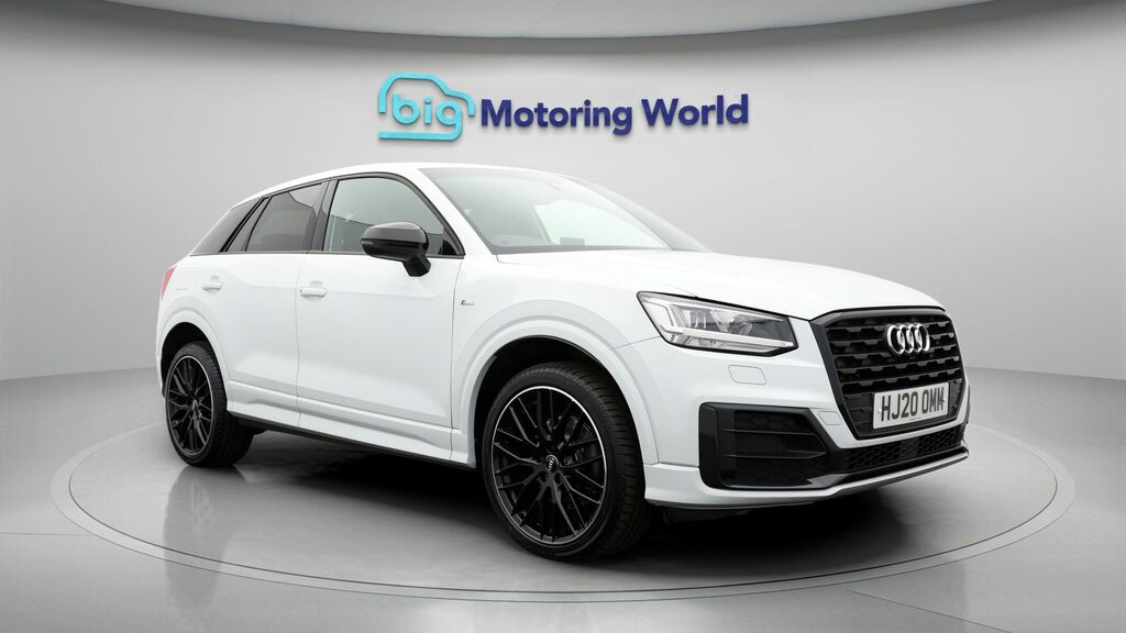 Audi Q2 Black Edition White