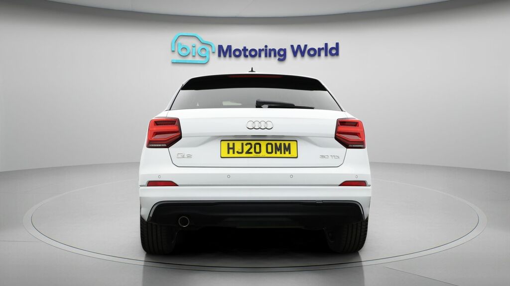 Audi Q2 Black Edition White #6