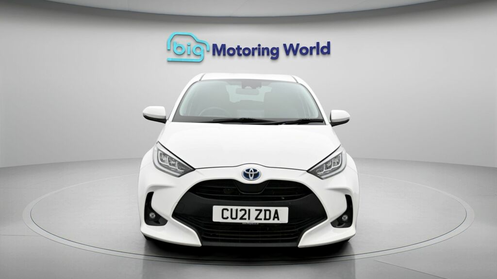 Toyota Yaris Design White #2