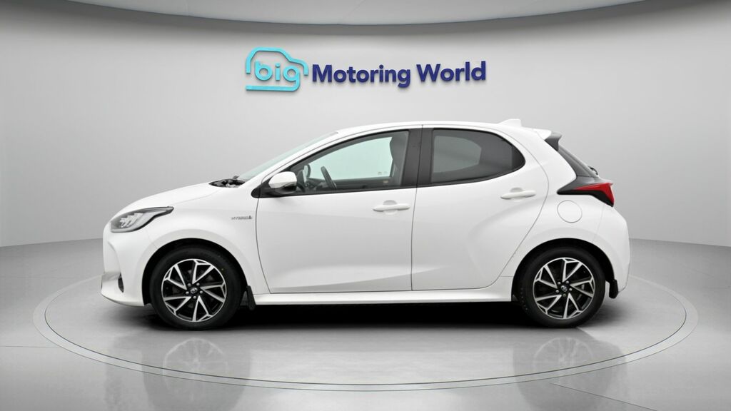 Toyota Yaris Design White #4