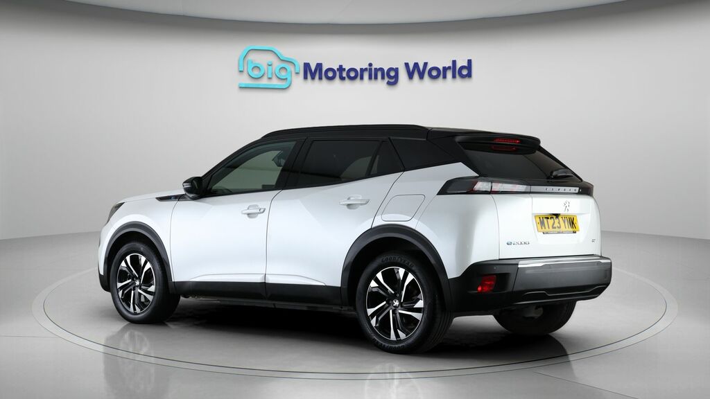 Peugeot e-2008 Gt White #5